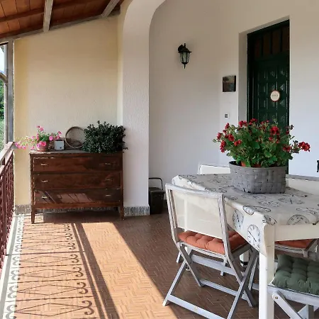 Locazione Turistica Chiara *
